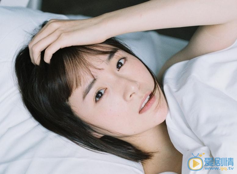 李依伊素颜背心写真 李依伊高清写真_李依伊高清剧照