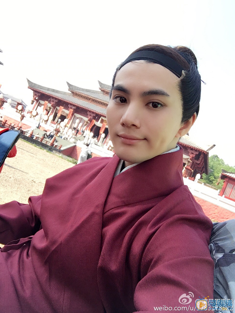 周禹彤片场照写真 周禹彤高清写真_周禹彤高清剧照