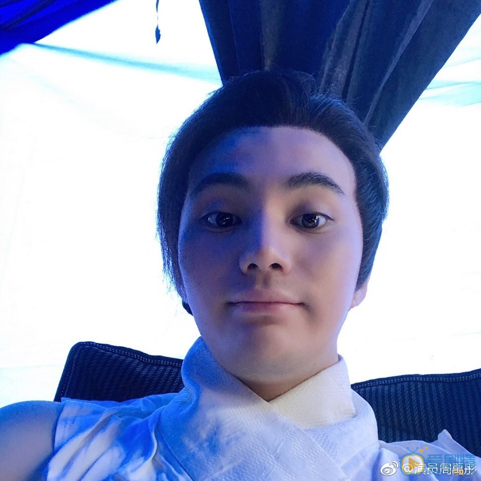周禹彤片场照写真 周禹彤高清写真_周禹彤高清剧照