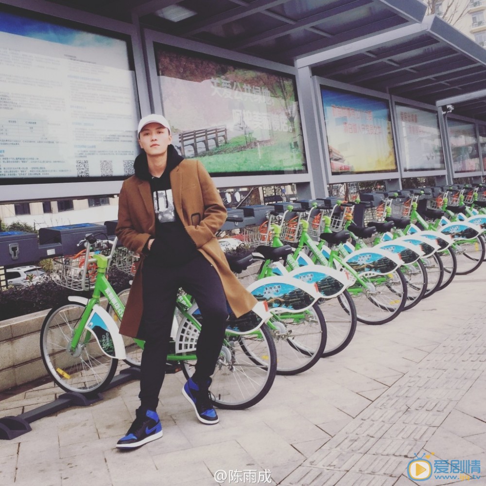 陈雨成街拍写真 陈雨成高清写真_陈雨成高清剧照