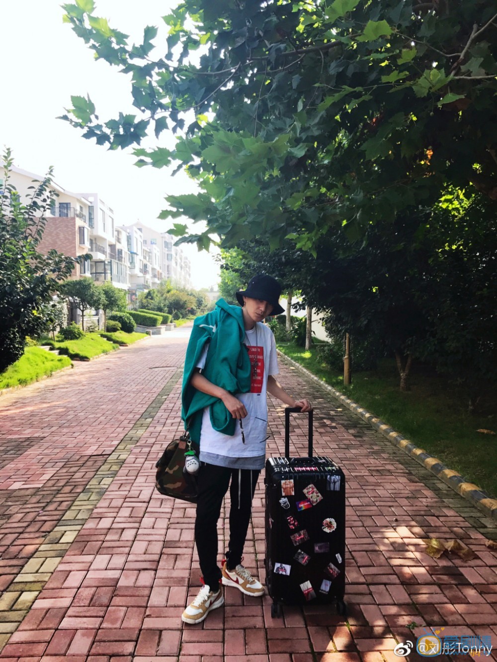 刘彤街拍照写真 刘彤高清写真_刘彤高清剧照