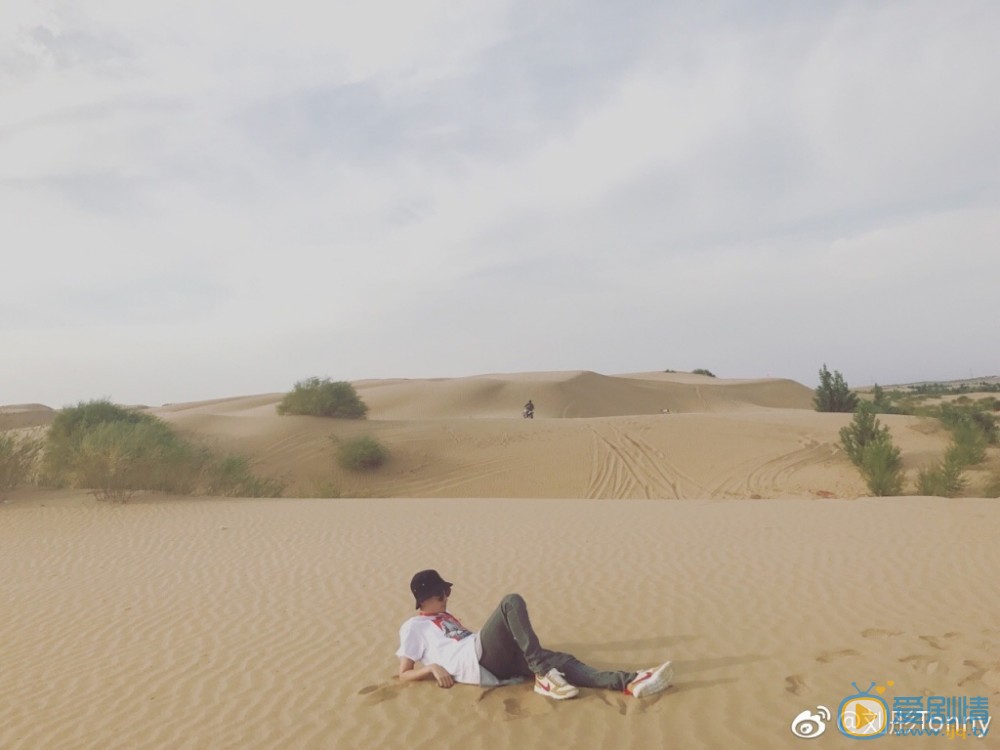 刘彤街拍照写真 刘彤高清写真_刘彤高清剧照