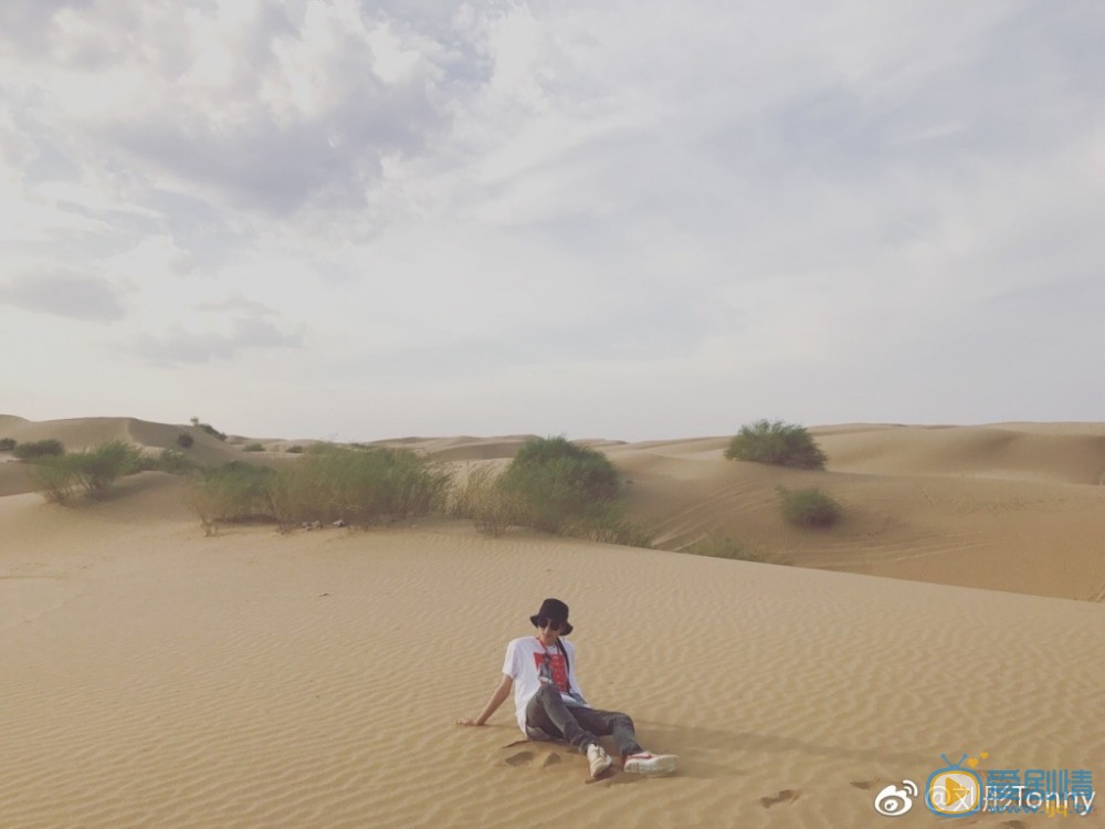 刘彤街拍照写真 刘彤高清写真_刘彤高清剧照