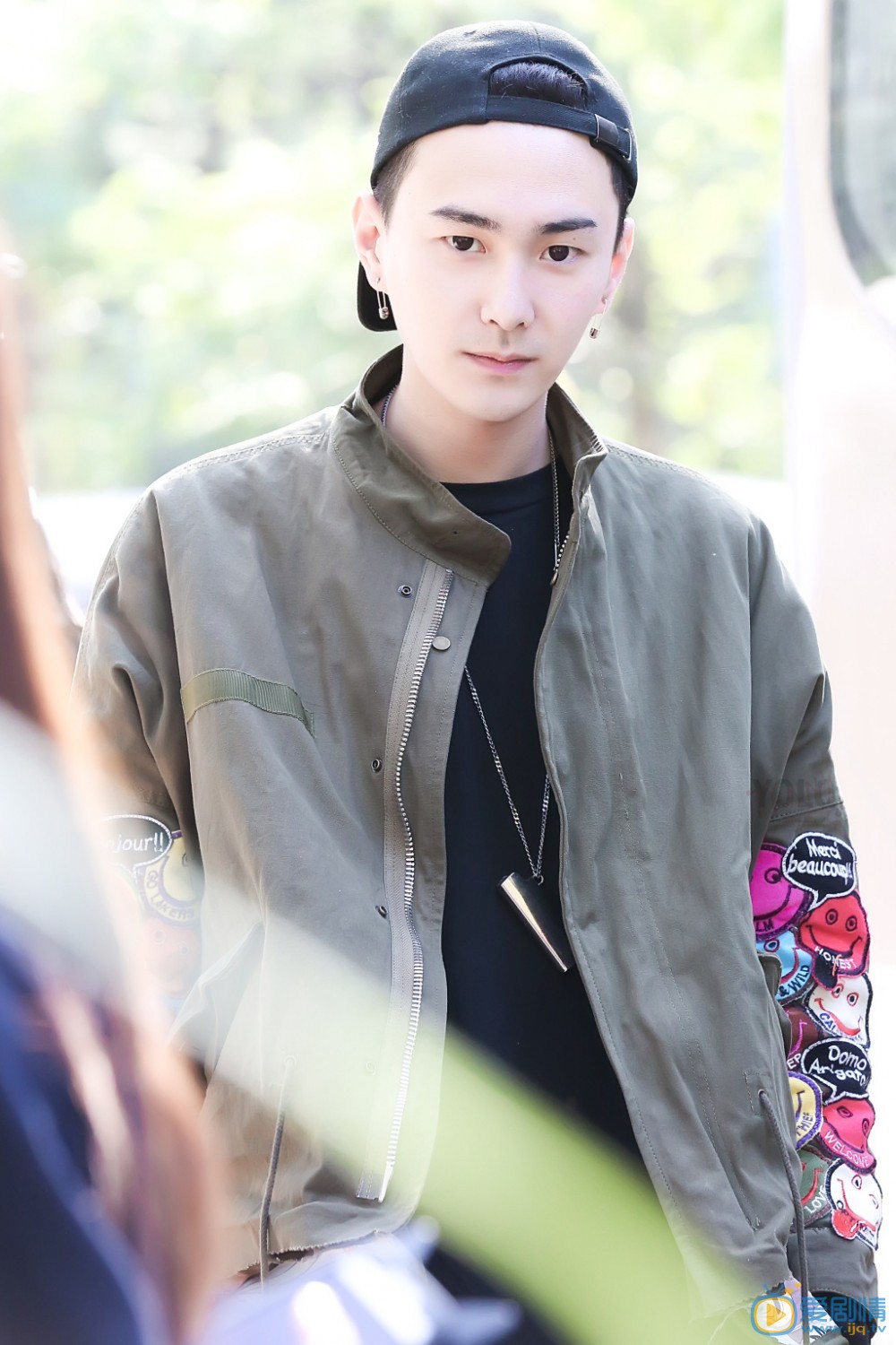 刘彤机场照写真 刘彤高清写真_刘彤高清剧照