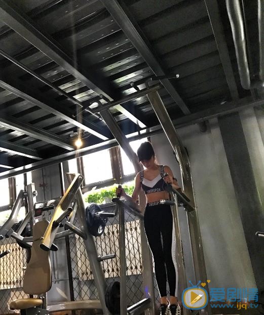 彭渤运动健身照 彭渤高清写真_彭渤高清剧照