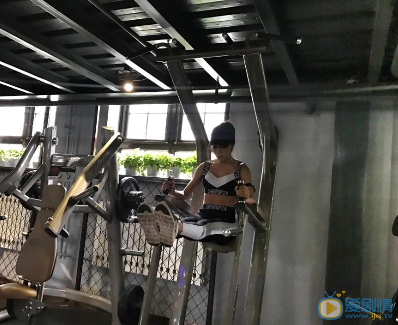 彭渤运动健身照 彭渤高清写真_彭渤高清剧照