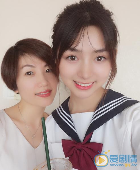 廖慧佳与人合照 廖慧佳高清写真_廖慧佳高清剧照