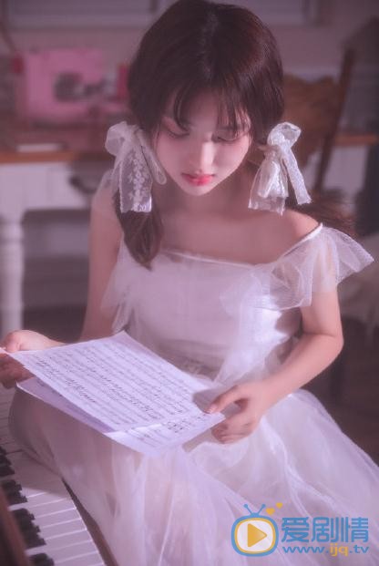 廖慧佳钢琴写真 廖慧佳高清写真_廖慧佳高清剧照