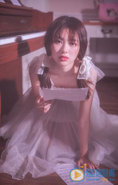 廖慧佳钢琴写真 廖慧佳高清写真_廖慧佳高清剧照