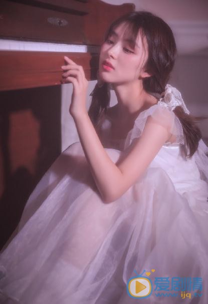 廖慧佳钢琴写真 廖慧佳高清写真_廖慧佳高清剧照