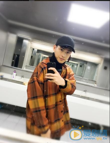陈泽轩校园写真 陈泽轩高清写真_陈泽轩高清剧照