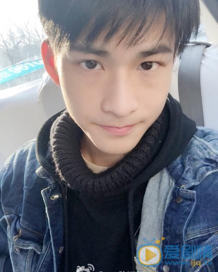 陈泽轩自拍写真 陈泽轩高清写真_陈泽轩高清剧照