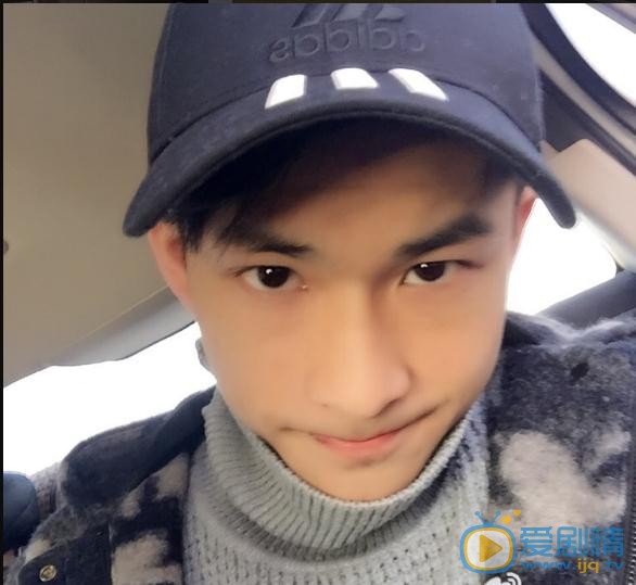 陈泽轩自拍写真 陈泽轩高清写真_陈泽轩高清剧照