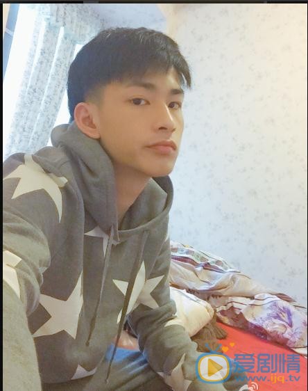 陈泽轩自拍写真 陈泽轩高清写真_陈泽轩高清剧照