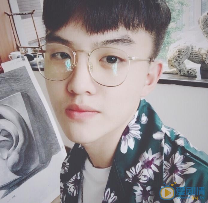 郑伟生活照 郑伟高清写真_郑伟高清剧照
