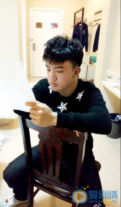 郑伟生活照 郑伟高清写真_郑伟高清剧照