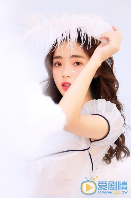 张鹤怡气质写真 张鹤怡高清写真_张鹤怡高清剧照