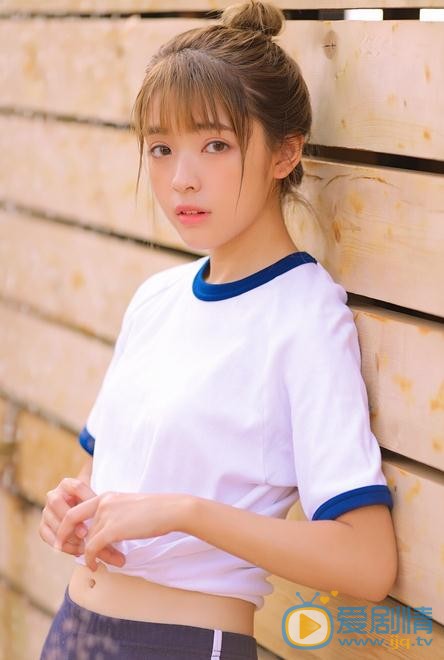 张鹤怡制服写真 张鹤怡高清写真_张鹤怡高清剧照