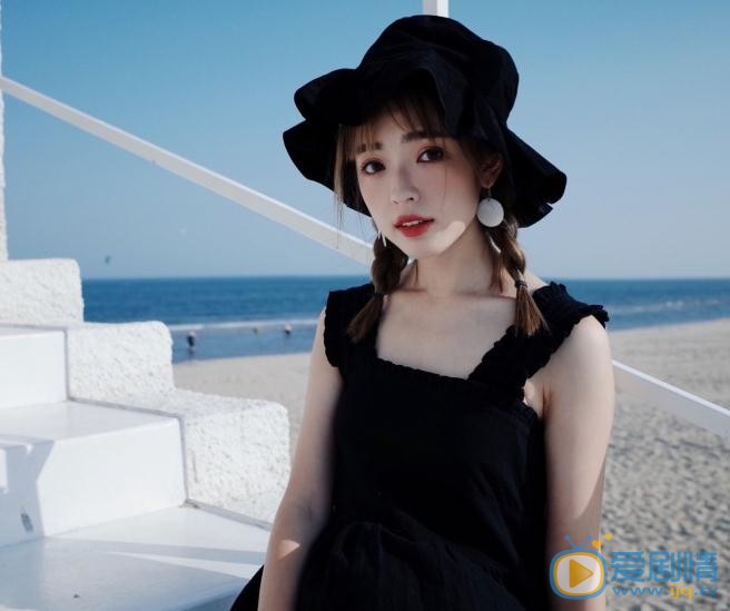 张鹤怡海边写真 张鹤怡高清写真_张鹤怡高清剧照