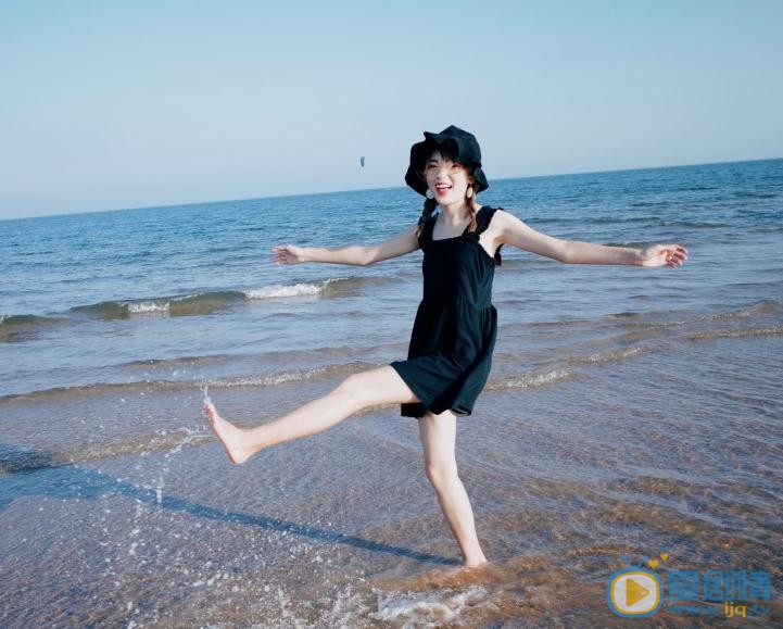张鹤怡海边写真 张鹤怡高清写真_张鹤怡高清剧照