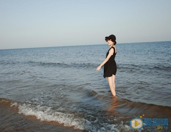 张鹤怡海边写真 张鹤怡高清写真_张鹤怡高清剧照