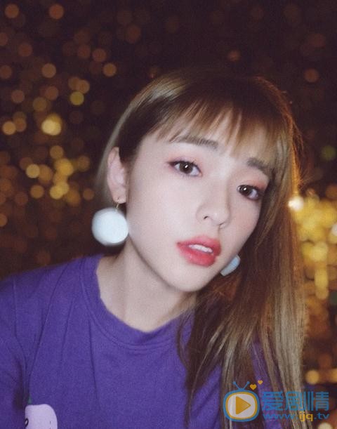 张鹤怡街拍写真 张鹤怡高清写真_张鹤怡高清剧照