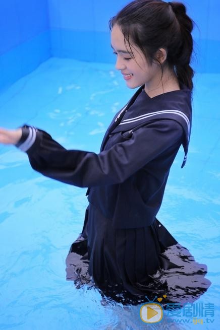 张鹤怡制服写真 张鹤怡高清写真_张鹤怡高清剧照