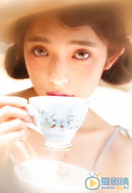 张鹤怡洛丽塔写真 张鹤怡高清写真_张鹤怡高清剧照