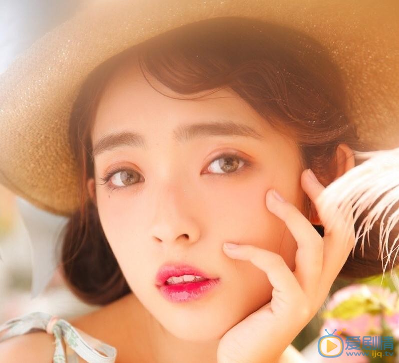 张鹤怡洛丽塔写真 张鹤怡高清写真_张鹤怡高清剧照