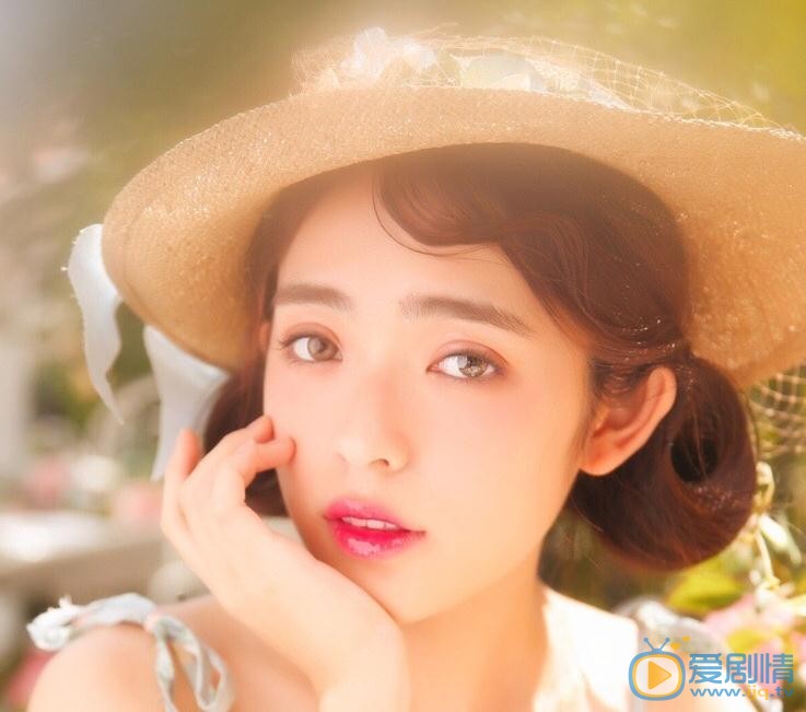 张鹤怡洛丽塔写真 张鹤怡高清写真_张鹤怡高清剧照