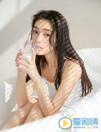 张鹤怡洛丽塔写真 张鹤怡高清写真_张鹤怡高清剧照