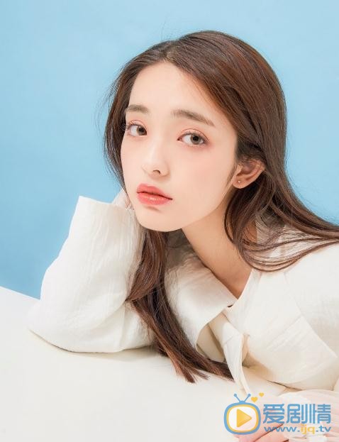 张鹤怡气质写真 张鹤怡高清写真_张鹤怡高清剧照