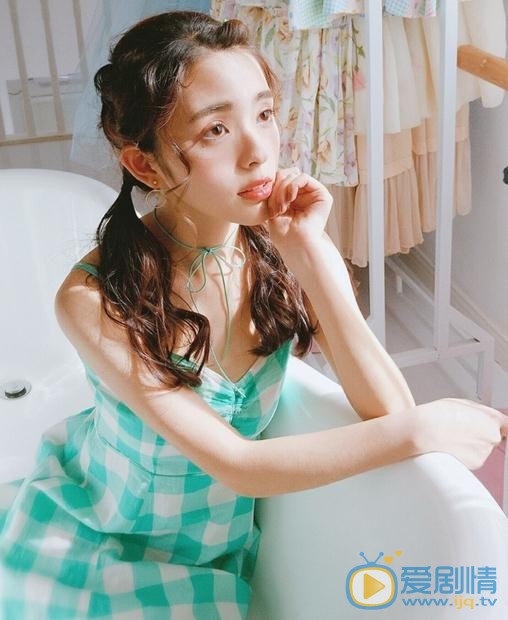 张鹤怡夏日写真 张鹤怡高清写真_张鹤怡高清剧照