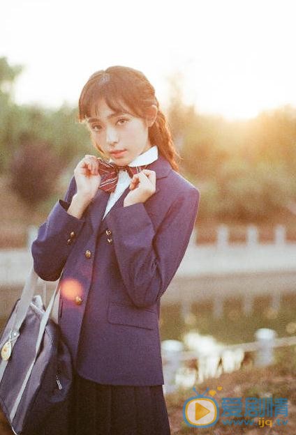 张鹤怡制服写真 张鹤怡高清写真_张鹤怡高清剧照