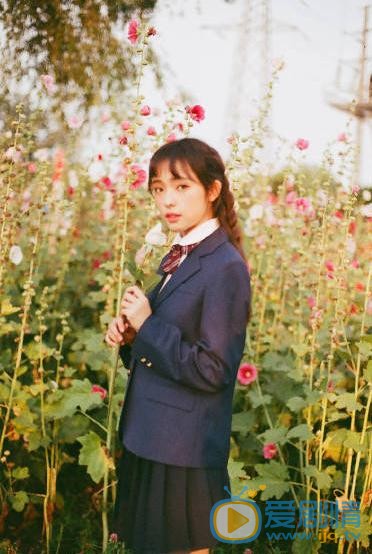 张鹤怡制服写真 张鹤怡高清写真_张鹤怡高清剧照