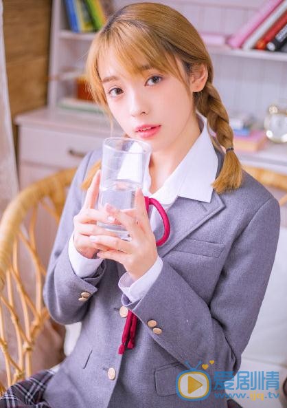 张鹤怡制服写真 张鹤怡高清写真_张鹤怡高清剧照