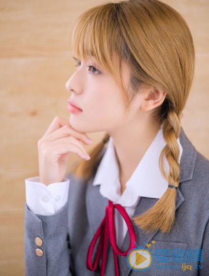 张鹤怡制服写真 张鹤怡高清写真_张鹤怡高清剧照