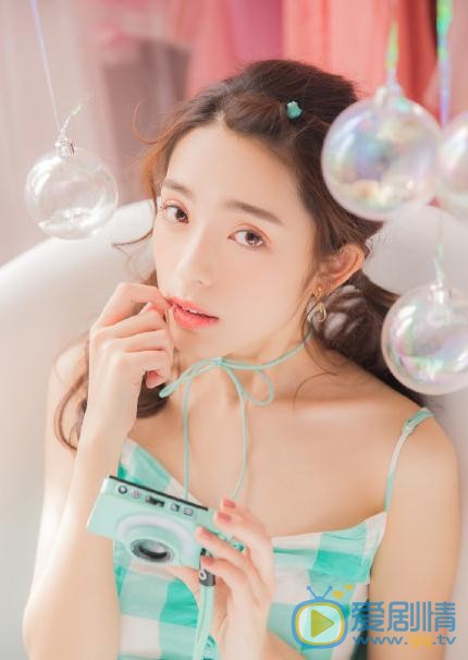 张鹤怡夏日写真 张鹤怡高清写真_张鹤怡高清剧照