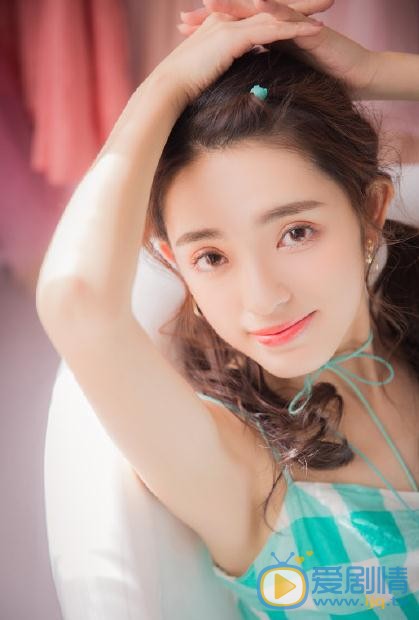 张鹤怡夏日写真 张鹤怡高清写真_张鹤怡高清剧照