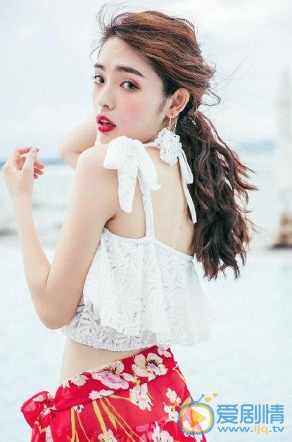 张鹤怡夏日写真 张鹤怡高清写真_张鹤怡高清剧照