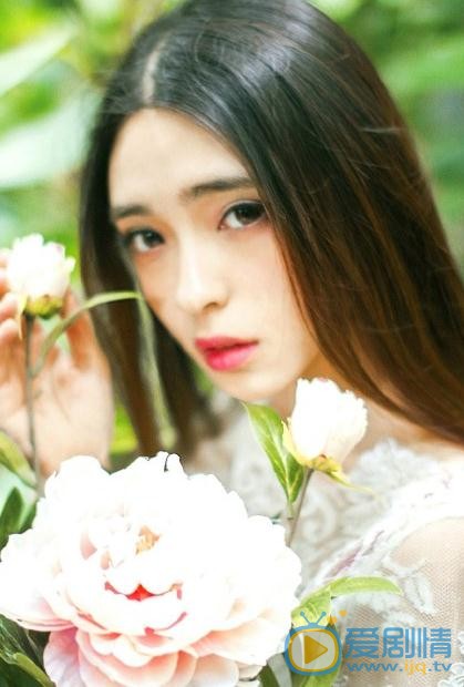 张鹤怡花儿写真 张鹤怡高清写真_张鹤怡高清剧照