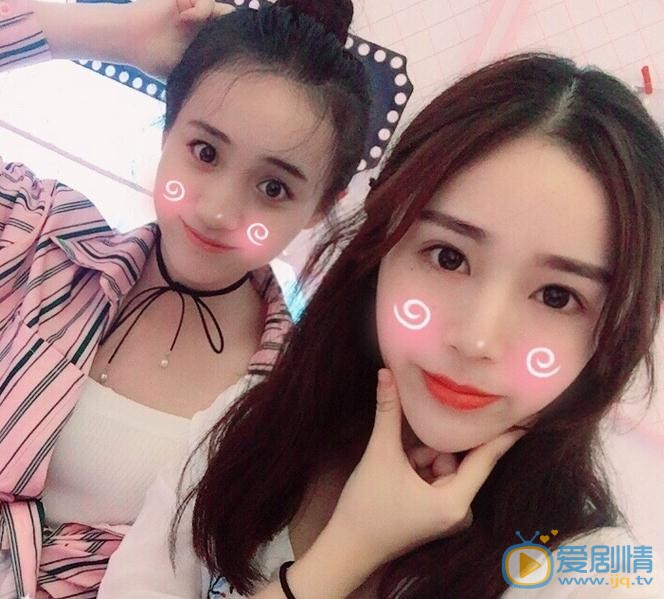 杨宛翊与人合照 杨宛翊高清写真_杨宛翊高清剧照