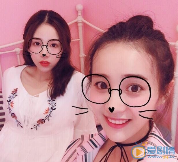 杨宛翊与人合照 杨宛翊高清写真_杨宛翊高清剧照