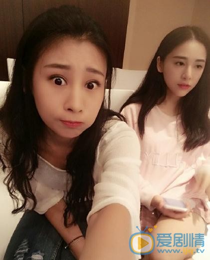 杨宛翊与人合照 杨宛翊高清写真_杨宛翊高清剧照