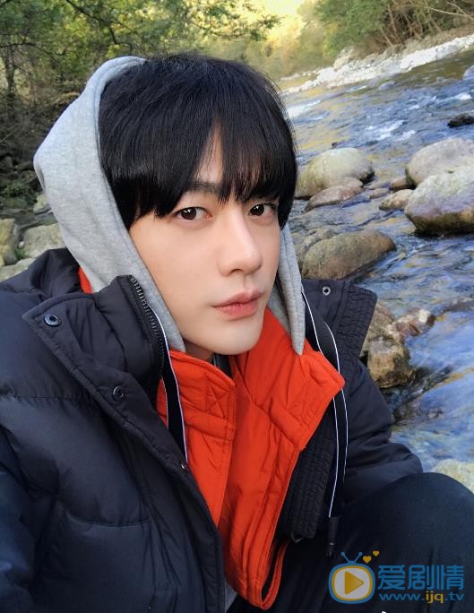 朱云龙生活照 朱云龙高清写真_朱云龙高清剧照