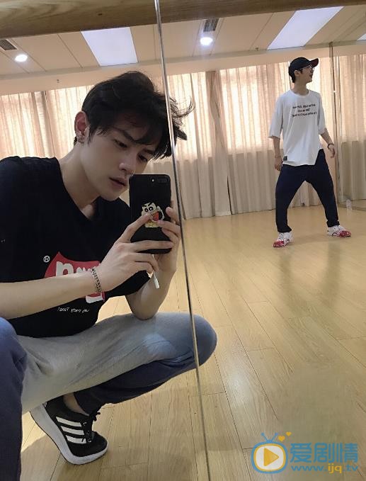 朱云龙生活照 朱云龙高清写真_朱云龙高清剧照