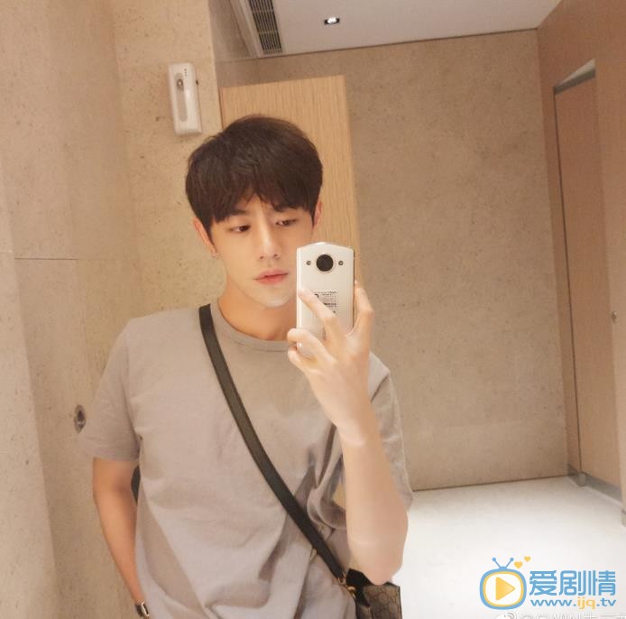 朱云龙卖萌表情包 朱云龙高清写真_朱云龙高清剧照