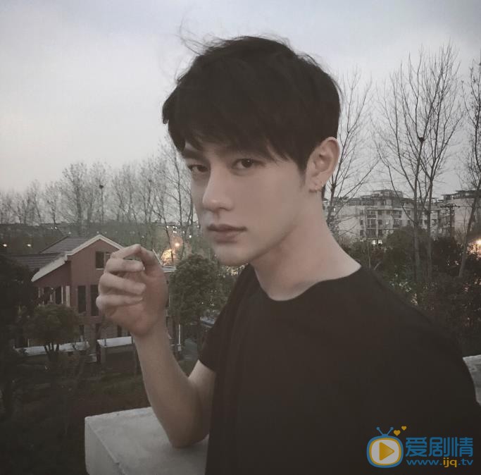 朱云龙生活照 朱云龙高清写真_朱云龙高清剧照