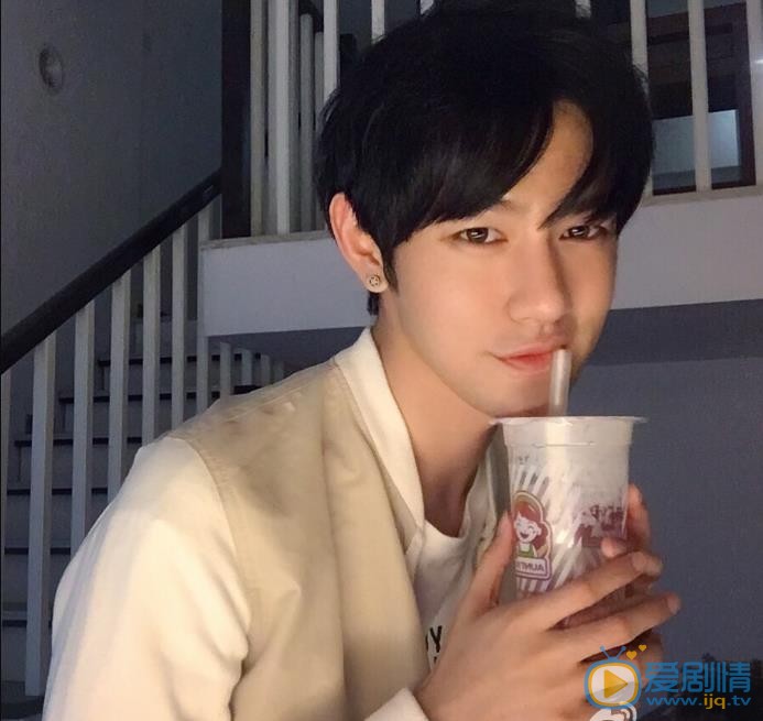 朱云龙卖萌照