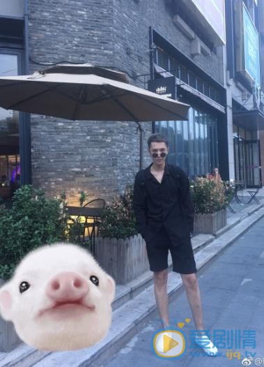 董岩磊街拍写真 董岩磊高清写真_董岩磊高清剧照